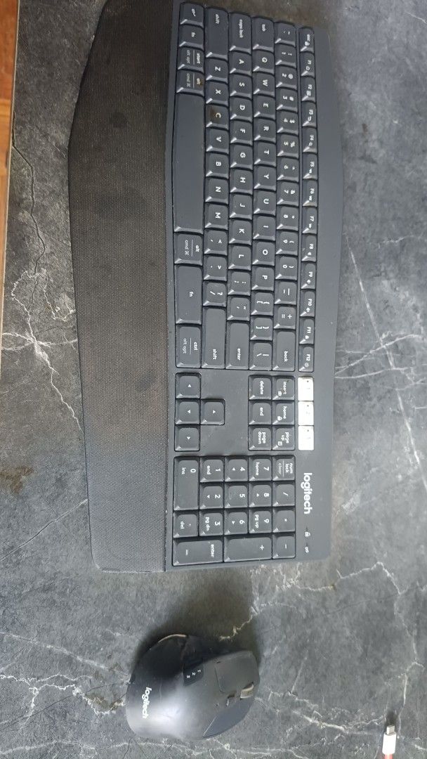 Logitech Wireless Keyboard and Mouse Combo503482471647160320