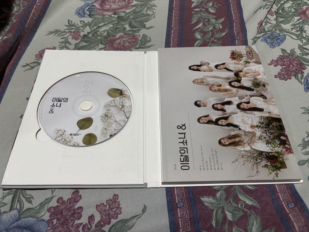 LOONA & CD Album Unsealed (Category: CDs & DVDs) located in Manila. Submitted by kayelover123 (Listing ID 1448393332, Image 1). Description: SLIGHTLY NEGOTIABLE! Loona & Album Unsealed + No PCs MOP: Gcash/Gotyme MOD: Lalamove shouldered by buyer.