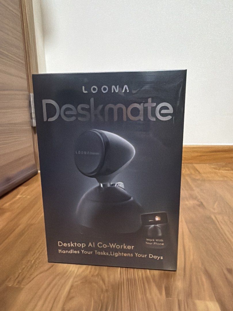 LOONA Deskmate503938918668062720