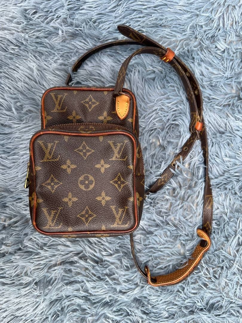 Louis Vuitton Monogram Amazone Bag (Category: Luxury Bags & Wallets) located in Manila. Submitted by emporiumph (Listing ID 1448284233, Image 3). Description: ORIGINAL AUTHENTIC! Great deal alert! super discount only! PM 📩 ME! Bagsak presyo sa atin! 55,000 sa iba! check mo pa sa mga stores! NO REPAIR! NO SCUFFS! SUPER FRESH! NEVER CLEANED! • Model: Amazon Mini (Often referred to as the Amazon Crossbody or Shoulder Bag) • Design Features: A struc