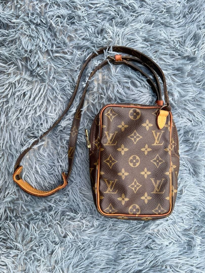Louis Vuitton Monogram Amazone Bag (Category: Luxury Bags & Wallets) located in Manila. Submitted by emporiumph (Listing ID 1448284233, Image 2). Description: ORIGINAL AUTHENTIC! Great deal alert! super discount only! PM 📩 ME! Bagsak presyo sa atin! 55,000 sa iba! check mo pa sa mga stores! NO REPAIR! NO SCUFFS! SUPER FRESH! NEVER CLEANED! • Model: Amazon Mini (Often referred to as the Amazon Crossbody or Shoulder Bag) • Design Features: A struc