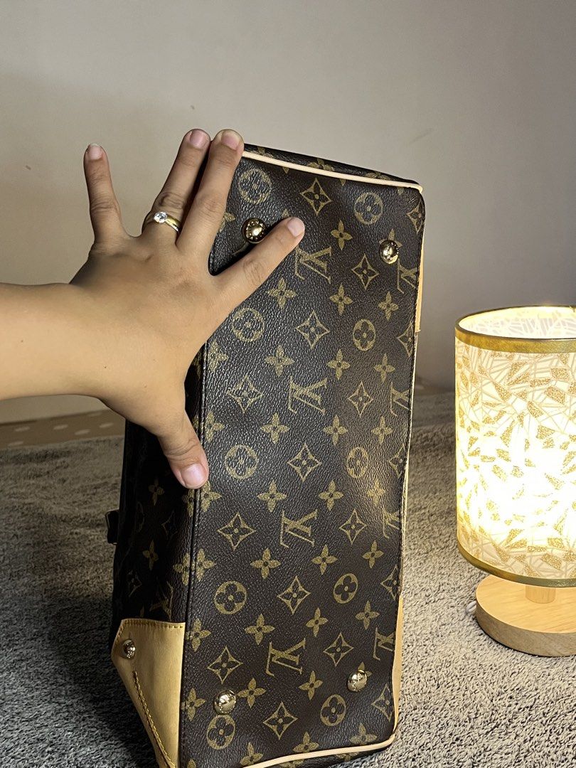 Louis Vuitton Monogram Speedy 30 Handbag (Category: Luxury Bags & Wallets) located in Malaybalay. Submitted by yanshoppe (Listing ID 1448434193, Image 2). Description: - Classic Louis Vuitton Speedy 30 - Monogram canvas with leather trim and handles - Zipper closure with gold hardware - Perfect for everyday use.