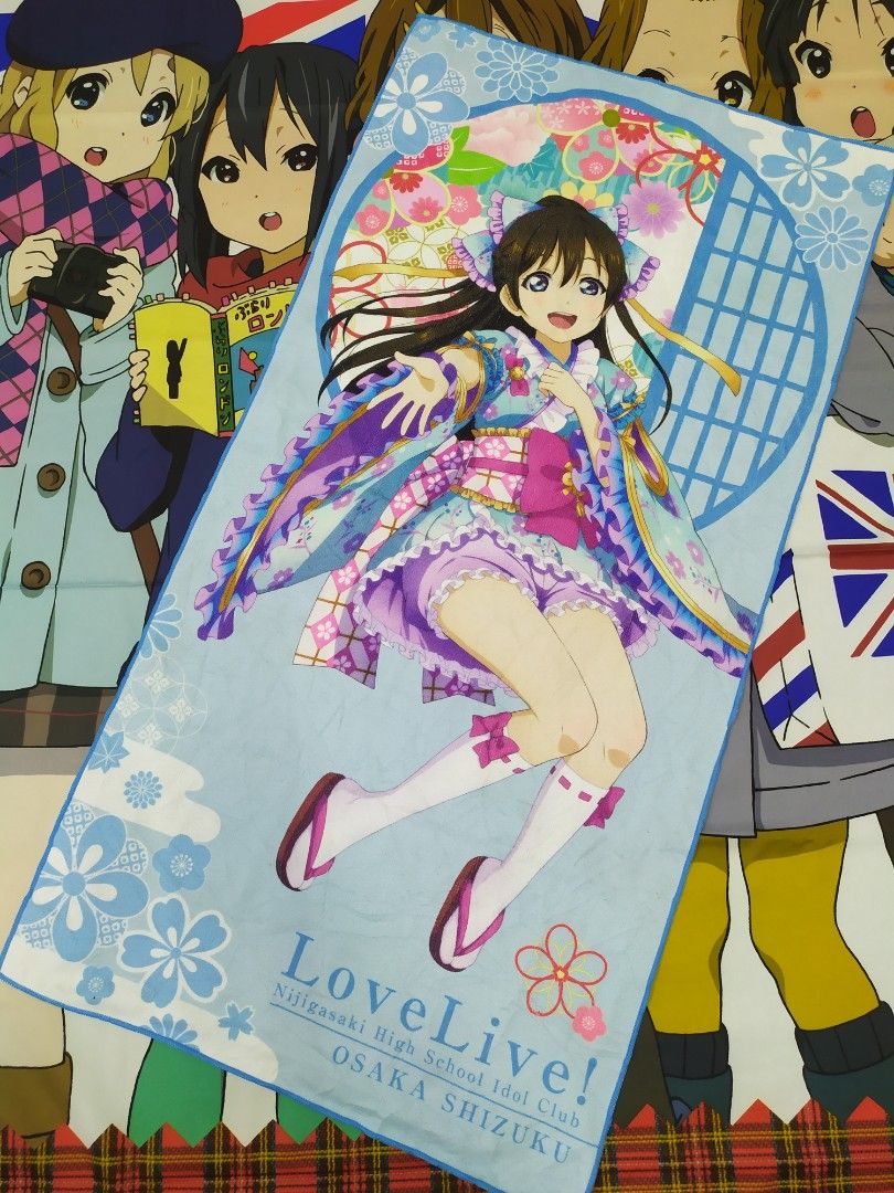 Love Live! Nijigasaki Osaka Shizuku Towel anime idol (Category: J-pop) located in Kota Bharu. Submitted by akiba_nyan_store (Listing ID 1448304122, Image 1). Description: - size (38 x 20) inch - Super cute Love Live! towel featuring Shizuku Osaka. - Vibrant and detailed anime design. - Perfect for fans of the anime. - Ideal for room decoration or beach use. - Exclusive item for collectors..
