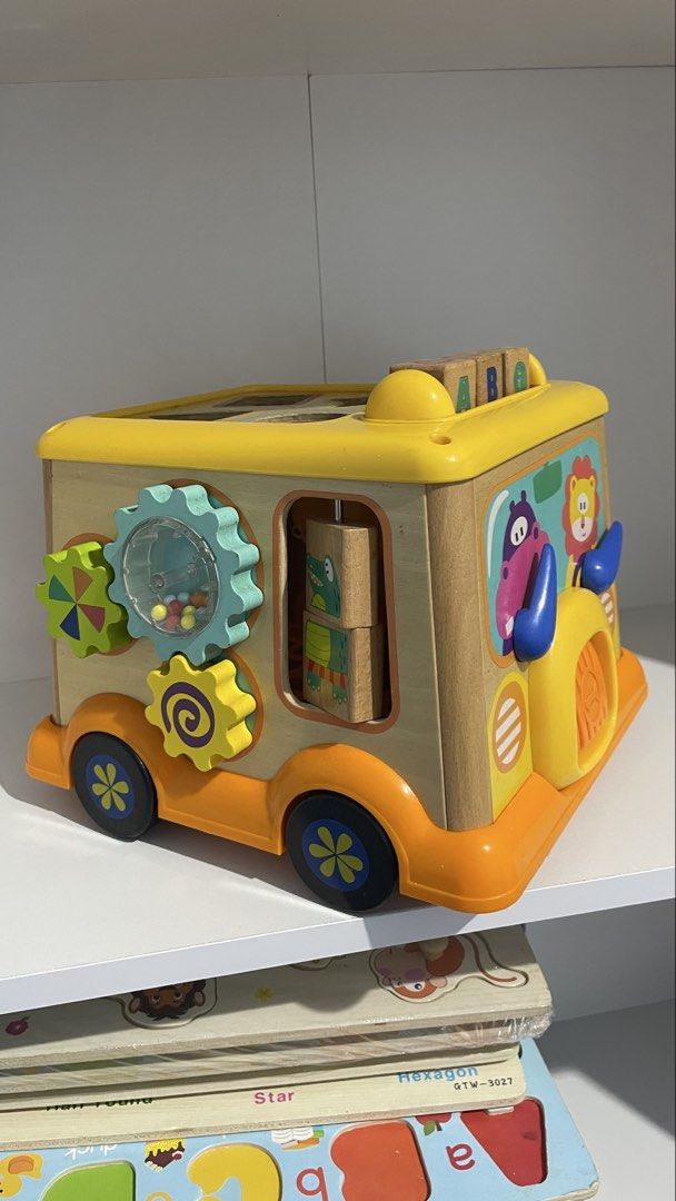 Mainan Edukasi Montessori Busyboard ex ELC (Kategori: Mainan & Baby Walker) berada di Jakarta Timur. Dikirim oleh berrysatria12 (ID iklan 1448430448, Gambar 1). Deskripsi: Mainan Edukasi Montessori Busyboard ex ELC (Mother Care) bahan kayu, bidang isi masih lengkap.
