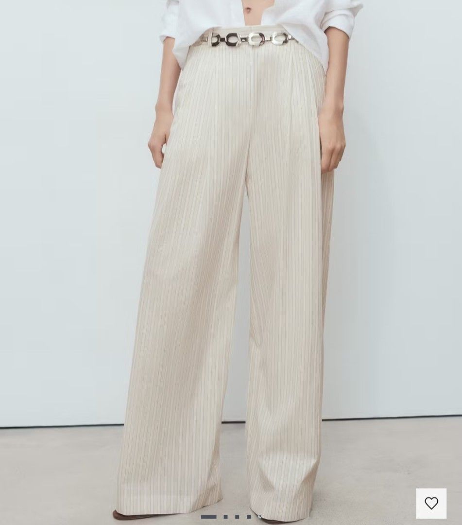 Mango Striped Trousers Size 26 (Category: Other Bottoms) located in Taytay. Submitted by la0ui (Listing ID 1448431522, Image 2). Description: Fits S-M or 25-27 Never worn Altered hem line to fit 5'0 height Super comfy RFS: too many trousers need to buy maxi skirts instead.