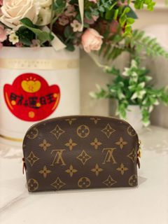 (Category: ) located in . Submitted by luxshare_preloved_ (Listing ID 1448337179, Image 1). Description: .