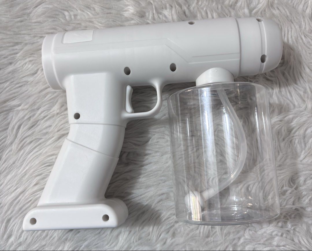 Momax Disinfectant Spray (Category: Sanitizers & Disinfectants) located in Paranaque City. Submitted by dalle_closet (Listing ID 1448343431, Image 3). Description: like new pa ito. parang once lang nagamit may some scratches lang sa bottle 500ml capacity working well.