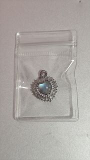 (Category: ) located in . Submitted by gemcrystals6 (Listing ID 1448434534, Image 1). Description: .
