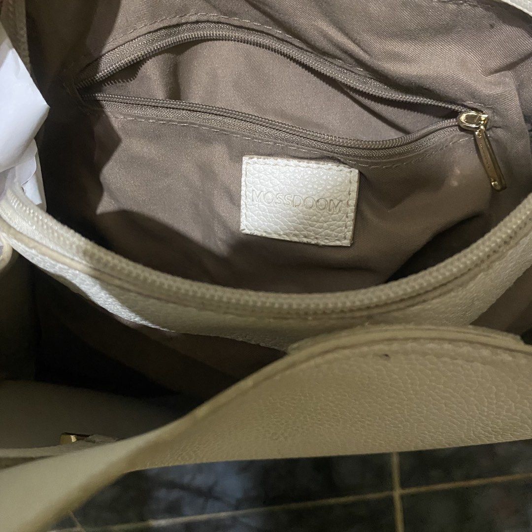 MOOSDOOM (Kategori: Tas & Dompet Wanita) berada di Jakarta Pusat. Dikirim oleh barangku1234 (ID iklan 1448370460, Gambar 3). Deskripsi: .