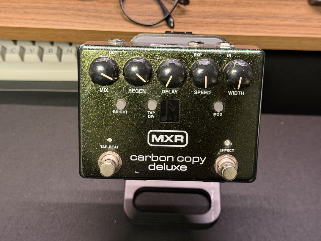 MXR Carbon Copy Deluxe Analog Delay Guitar Pedal (Category: Musical Instruments) located in Pasig City. Submitted by matthewpilapil (Listing ID 1448409826, Image 2). Description: MXR Carbon Copy Deluxe — Analog Delay Pedal Pre-loved, 7/10 cosmetics Fully functional analog delay with tap tempo, modulation, and adjustable regen/width — the upgraded version of MXR’s classic Carbon Copy. Great for ambient, shoegaze, or subtle slapback tones. • 7/10 —