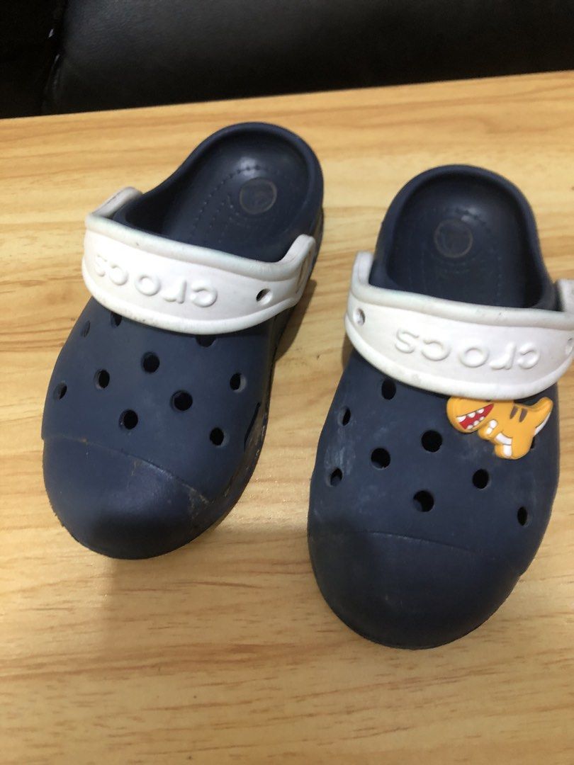 Nike & Crocs Sandals Bundle (Category: Babies & Kids Fashion) located in Aliaga. Submitted by imang_13 (Listing ID 1448348407, Image 3). Description: 2-4yo 15cm well used ok pa parehas pwede pang gala at pwede sa maselan maki linis nio nlng po :) NIKE 250 CROCS 150 take all 350.