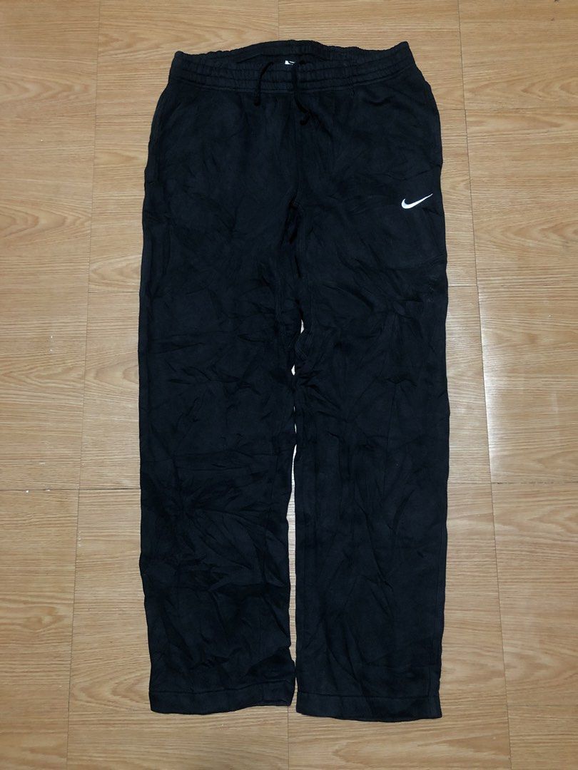 Nike Black Sweatpants Joggers Size L (Category: Joggers) located in Quezon City. Submitted by yeahsource222 (Listing ID 1448419415, Image 1). Description: - Black Nike sweatpants - Size L - Made in Pakistan - Elastic waistband with drawstring - Simple and comfortable design - Perfect for lounging or workouts.