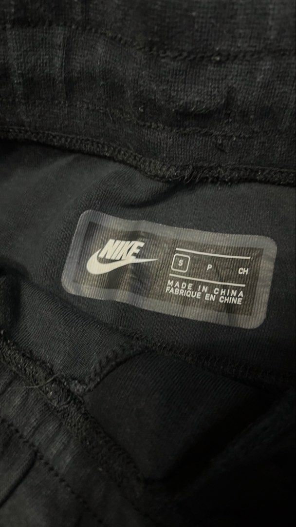 Nike Techfleece (Category: Joggers) located in Pagadian. Submitted by chiccsilog (Listing ID 1448328580, Image 2). Description: wts excellent condition 9.5/10 color rate waist: 30 to 32 length: 35 no issue .