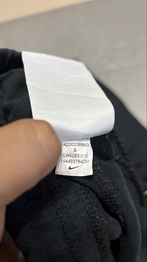 Nike Techfleece (Category: Joggers) located in Pagadian. Submitted by chiccsilog (Listing ID 1448328580, Image 3). Description: wts excellent condition 9.5/10 color rate waist: 30 to 32 length: 35 no issue .