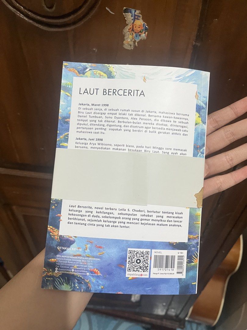 novel laut bercerita (Kategori: Buku) berada di Bogor. Dikirim oleh hyloo.bii (ID iklan 1448296715, Gambar 2). Deskripsi: like new yaaa, muluss banget belum pernah dibaca cuma buka segel ajaaa. ori gramed yawww dm for order! 🍊only.