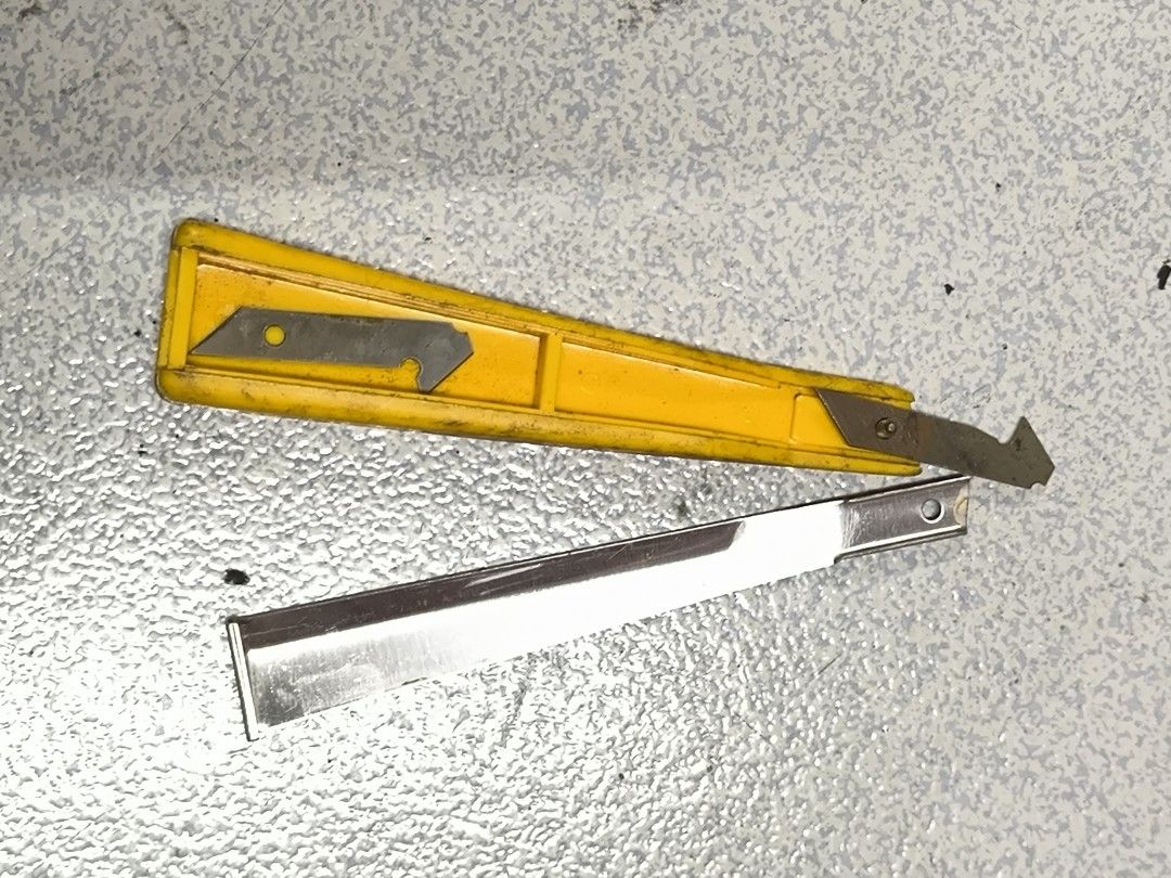 OLFA P-450 (PC-S) Plastic & Laminate Cutter. (Category: Knives & Chopping Boards) located in Angeles City. Submitted by yellowbrickstore (Listing ID 1448415672, Image 3). Description: Up for grabs is a heavy-duty, classic OLFA P-450 (PC-S) Plastic & Laminate Cutter. This is a highly reliable, genuine Japanese-made tool perfect for cleanly scoring and breaking acrylic, plexiglass, PVC, and laminates..