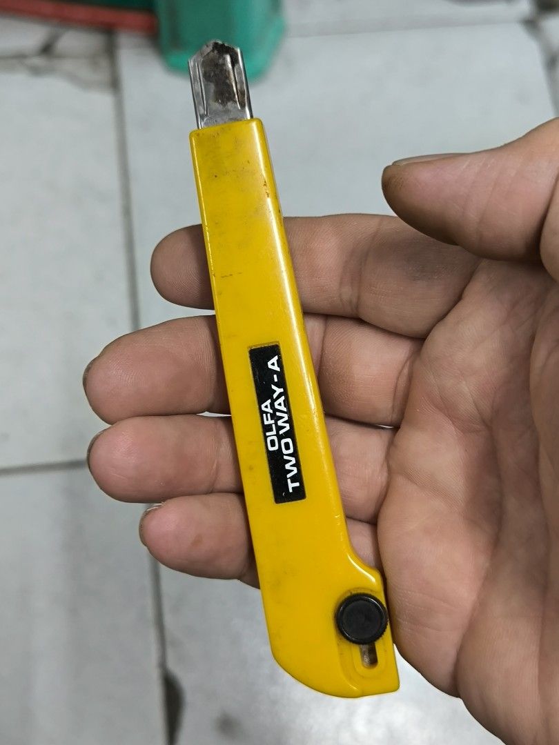 OLFA Two Way-A Utility Knife | Dual-End Snap-Off & Specialty Blade (Category: Construction Tools & Equipment) located in Angeles City. Submitted by yellowbrickstore (Listing ID 1448384822, Image 2). Description: - Brand: OLFA - Model: Two Way-A Utility Knife - Dual-end design: Snap-off blade and specialty blade - Color: Yellow - Versatile for various cutting tasks shipping via jnt express Saturday sked only Friday cut off pick up AC lnw Pampanga 