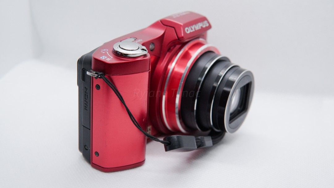 Olympus sz-14 Compact Digital Camera (Category: Cameras) located in Bayambang. Submitted by ryjaneashley (Listing ID 1448321494, Image 3). Description: Olympus sz-14 Compact Digital Camera Release Year: 2012 Color: Red 14 MP 24x Wide optical zoom with Dual Image Stabilization (4.5-108.0 mm) f/3.0-6.9 3.0 inch 460,000 dot colour LCD screen With built-in camera flash Aspect ratio: 4:3 Image file format: JPG Video format: MP4 (720P HD) Compatible wi