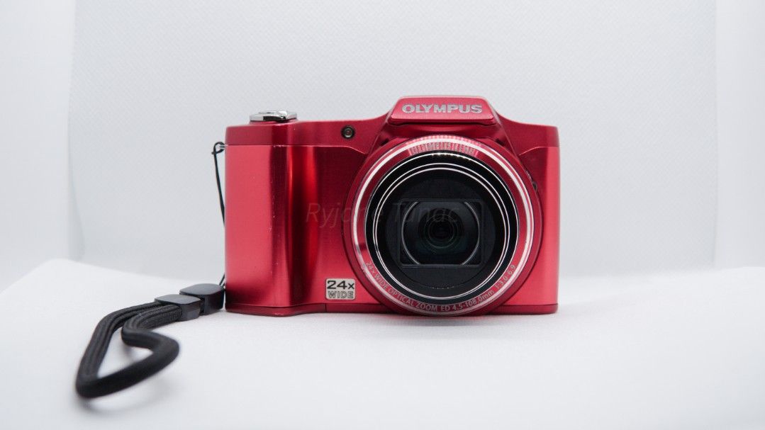 Olympus sz-14 Compact Digital Camera (Category: Cameras) located in Bayambang. Submitted by ryjaneashley (Listing ID 1448321494, Image 1). Description: Olympus sz-14 Compact Digital Camera Release Year: 2012 Color: Red 14 MP 24x Wide optical zoom with Dual Image Stabilization (4.5-108.0 mm) f/3.0-6.9 3.0 inch 460,000 dot colour LCD screen With built-in camera flash Aspect ratio: 4:3 Image file format: JPG Video format: MP4 (720P HD) Compatible wi