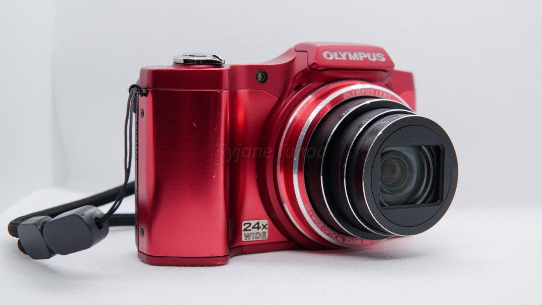 Olympus sz-14 Compact Digital Camera (Category: Cameras) located in Bayambang. Submitted by ryjaneashley (Listing ID 1448321494, Image 2). Description: Olympus sz-14 Compact Digital Camera Release Year: 2012 Color: Red 14 MP 24x Wide optical zoom with Dual Image Stabilization (4.5-108.0 mm) f/3.0-6.9 3.0 inch 460,000 dot colour LCD screen With built-in camera flash Aspect ratio: 4:3 Image file format: JPG Video format: MP4 (720P HD) Compatible wi