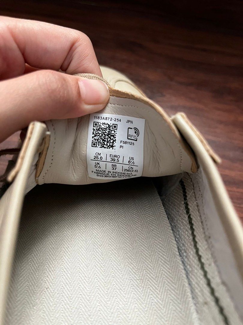 ONITSUKA TIGER MEXICO 66 BEIGE/GREEN (Kategori: Sepatu Wanita) berada di Tangerang. Dikirim oleh whisnuwardana (ID iklan 1448283962, Gambar 2). Deskripsi: NO BOX MASIH SEPERTI BARU BELUM PERNAH DIPAKAI KELUAR RUMAH ORIGINAL UKURAN US 6,5/ UK 5,5 / 25cm.