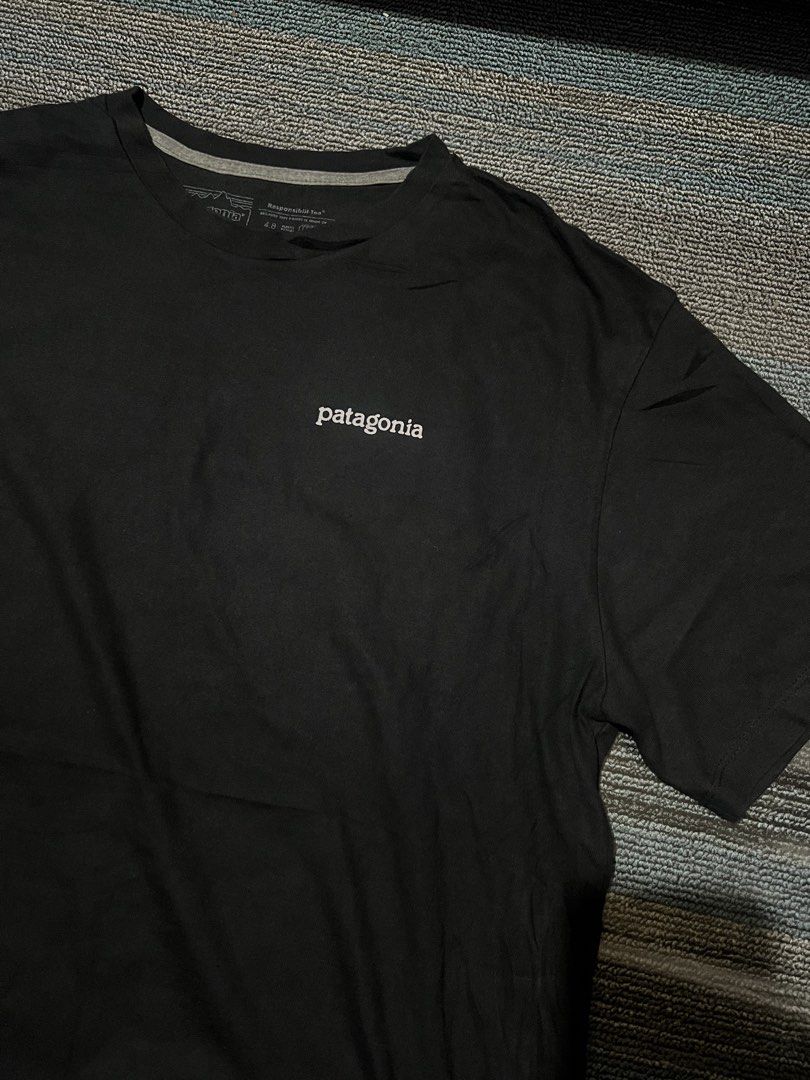 Patagonia Tshirt Black (Category: Tshirts & Polo Shirts ) located in Cebu City. Submitted by mark24anth29233 (Listing ID 1448280535, Image 3). Description: Authentic Size: Large W21.5x28 Very good condition Color rate: 9.5/10 Issue: cut wash tag .