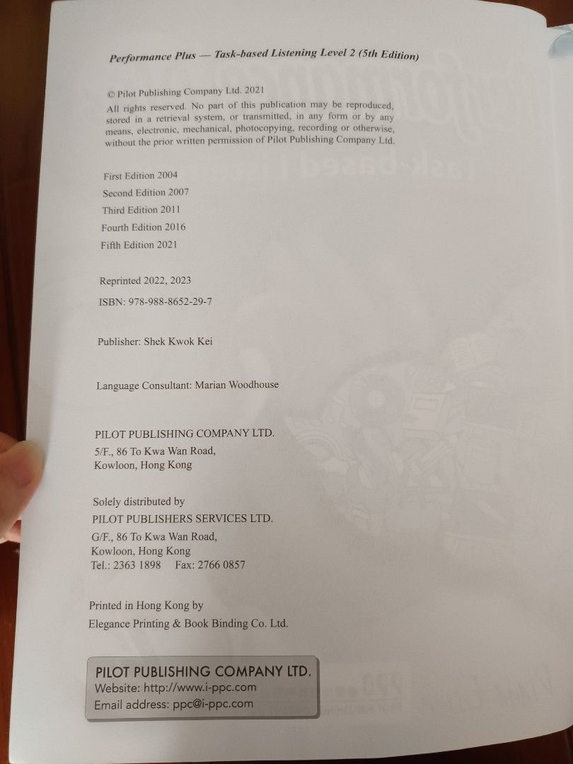 Performance Plus Task-based Listening 2 (5th Ed.) （分類：教科書）位於 Hong Kong。 由 hyc_lee 提交（商品編號 1448337321，圖片 3）。簡介： Pilot's English Series 嘅 Performance Plus Task-based Listening 2。呢本係第5版，適合想操練聽力嘅朋友。書本內有少量筆記，唔影響閱讀。 有Data file. 入面做咗幾版,用原子筆做嘅。。
