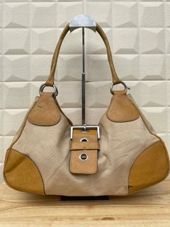 (Category: ) located in . Submitted by authentic_bag96 (Listing ID 1448327150, Image 1). Description: .