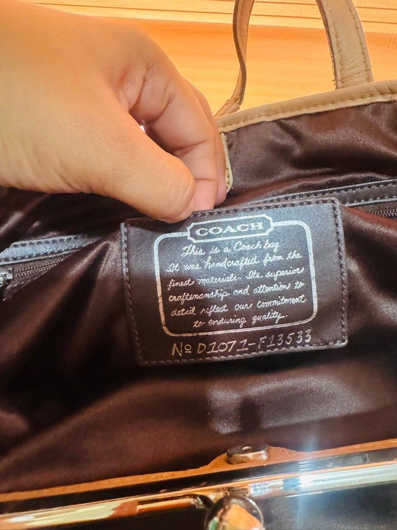 preloved original coach (Category: Luxury Bags & Wallets) located in Manila. Submitted by nylan1227 (Listing ID 1448403099, Image 2). Description: .