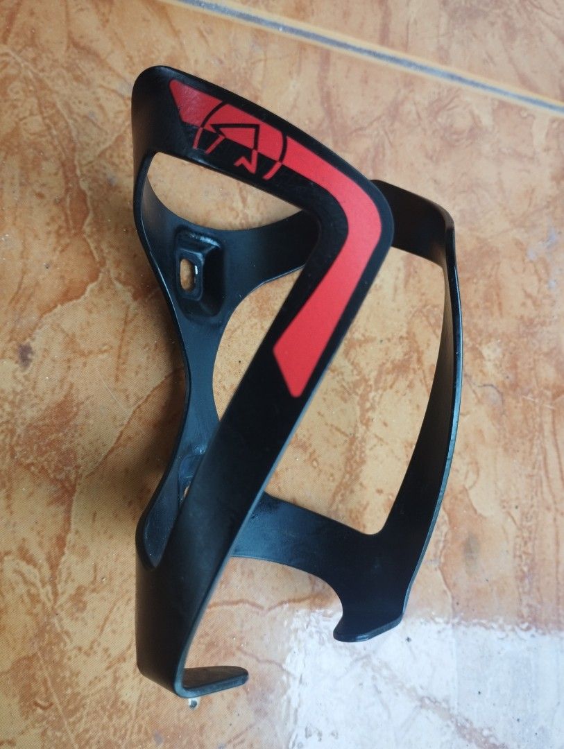 PRO Bottle Cage (Category: Bicycles) located in San Fernando. Submitted by nerosales (Listing ID 1448323168, Image 2). Description: PRO Bottle Cage Alloy 499 pesos only SM City Pampanga Shipping: J&T Payment: Gcash NO COD / NO COP.