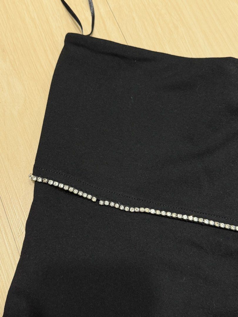 Pull&bear tube tanktop rhinestones (Kategori: Atasan) berada di Jakarta Pusat. Dikirim oleh prelovedbabyjenn2 (ID iklan 1448322498, Gambar 3). Deskripsi: Minus hanya lepas cuma sekali pake.