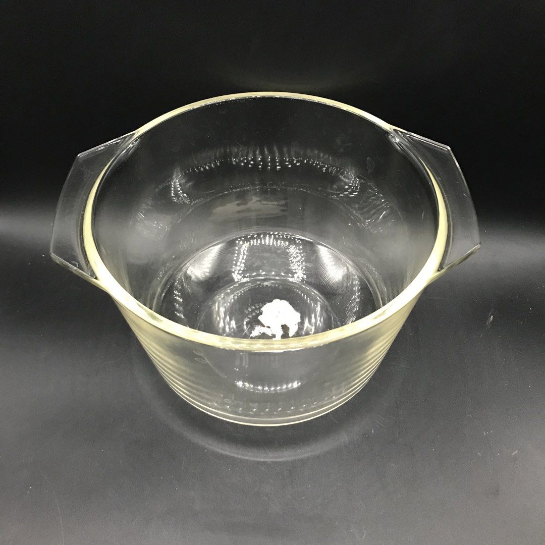 PYREX Clear Glass Mixing Bowl with Handles (Category: Other Kitchenware & Tableware) located in Baao. Submitted by all.things.japan (Listing ID 1448406546, Image 2). Description: PYREX BOWL BN, in perfect condition 6.5 inches (d) x 4.5 inches (h) Mine: P465.00 Add Sf MOP: GCash/Landbank/Maya MOD: Flash Express (Nationwide Shipping).