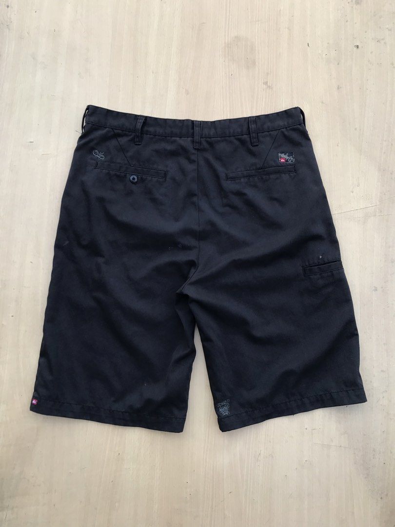 Quiksilver Black Cargo Shorts Size 36 (Category: Shorts) located in Mabalacat. Submitted by jayty_ (Listing ID 1448394240, Image 1). Description: - Quiksilver Cargo Shorts - Color: Black - Size: 36 - Material: 65% Polyester, 35% Cotton - Features: Cool patterned lining, multiple pockets - Ideal for: Casual wear, outdoor activities.