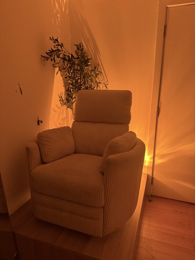 Recliner Swivel Chair (Category: Chairs) located in Mandaluyong City. Submitted by declutteringjkate (Listing ID 1448421842, Image 3). Description: Barely used!! Perfect for nursing moms or nail techs offering pedicure 🤍 RFS: upgraded to an electric recliner chair Bought for ₱12,700 Message me for details..