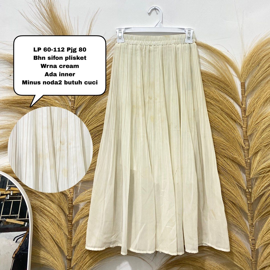 Rok cream (Kategori: Gaun & Rok) berada di Blitar. Dikirim oleh adoptme_girl2 (ID iklan 1448353902, Gambar 1). Deskripsi: Harga nett Bukan preloved pribadi Stock terupdate di toko oren Order di toko oren : adoptme_girl Harga sudah termasuk biaya admin 25%.
