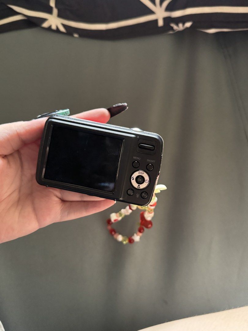 RUSH Samsung PL20 (Category: Cameras) located in Binangonan. Submitted by camco.7 (Listing ID 1448450735, Image 2). Description: Samsung PL20 in red • 6/10 body condition • Flash working • All buttons working Issue: Screen burn Inclusions: Unit Battery Charger Mode of Payment • Gcash No refunds.