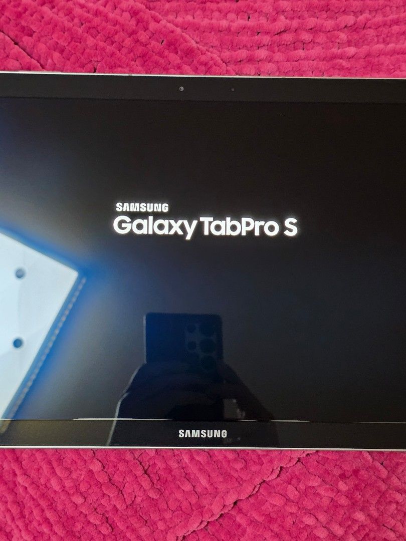 Samsung Galaxy TabPro S Tablet (Category: Android) located in San Juan City. Submitted by allysagrace (Listing ID 1448312890, Image 1). Description: no issues! with keyboard! - Samsung Galaxy TabPro S tablet - Comes with the original box rfs: hindi na ginagamit/ planning to upgrade Key Specifications Display: 12-inch Super AMOLED (2160 x 1440 resolution) Processor: Intel Core m3-6Y30 (dual-core) Memory & Storage: 4GB RAM with 128GB or 256GB SSD s