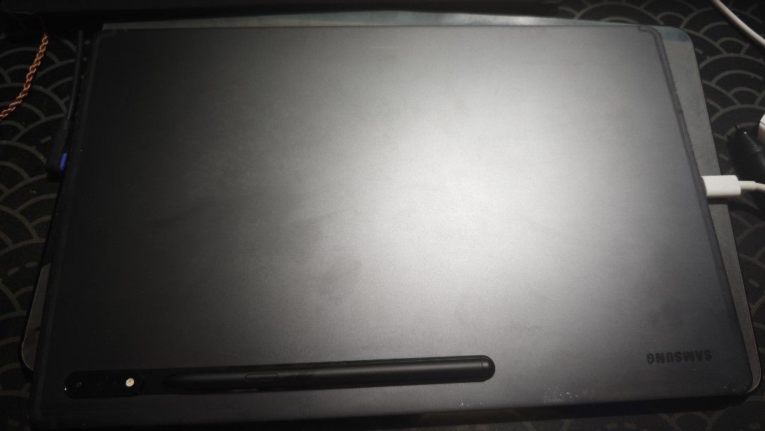 samsung tab s8 ultra BROKEN LCD NOT CHARGING (Category: Samsung) located in Bacoor. Submitted by m0ns3t (Listing ID 1448464055, Image 2). Description: broken lcd. na bent ng onte and nasira sa bag ko. nung nasira nagana pa yung screen nung may charge pa. charging not working so di ko ma check if nagana pa yung touch. na ka storage lang for a while. was plannin to replace the screen pero parang halos pareha sa bagong tablet yung price so benta nal