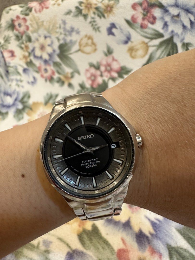 Seiko Kinetic Auto Relay 100M Watch (Category: Men's Watches) located in Pasig City. Submitted by surplusatbp (Listing ID 1448481275, Image 1). Description: Preloved Watches Seiko Kinetic Auto Relay 100M Kinetic Movement: Powered by the kinetic energy of your wrist, eliminating the need for traditional manual winding. New Battery: The internal capacitor/battery has been recently replaced, ensuring reliable performance and power retention. Auto Re