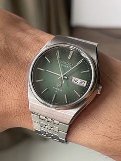(Category: ) located in . Submitted by luu-vintagewatch (Listing ID 1448305608, Image 1). Description: .