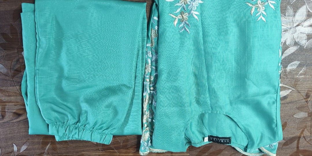 Set kurung SABELLA (Category: Babies & Kids Fashion) located in Plentong. Submitted by eylajuliadayana (Listing ID 1448307976, Image 1). Description: .