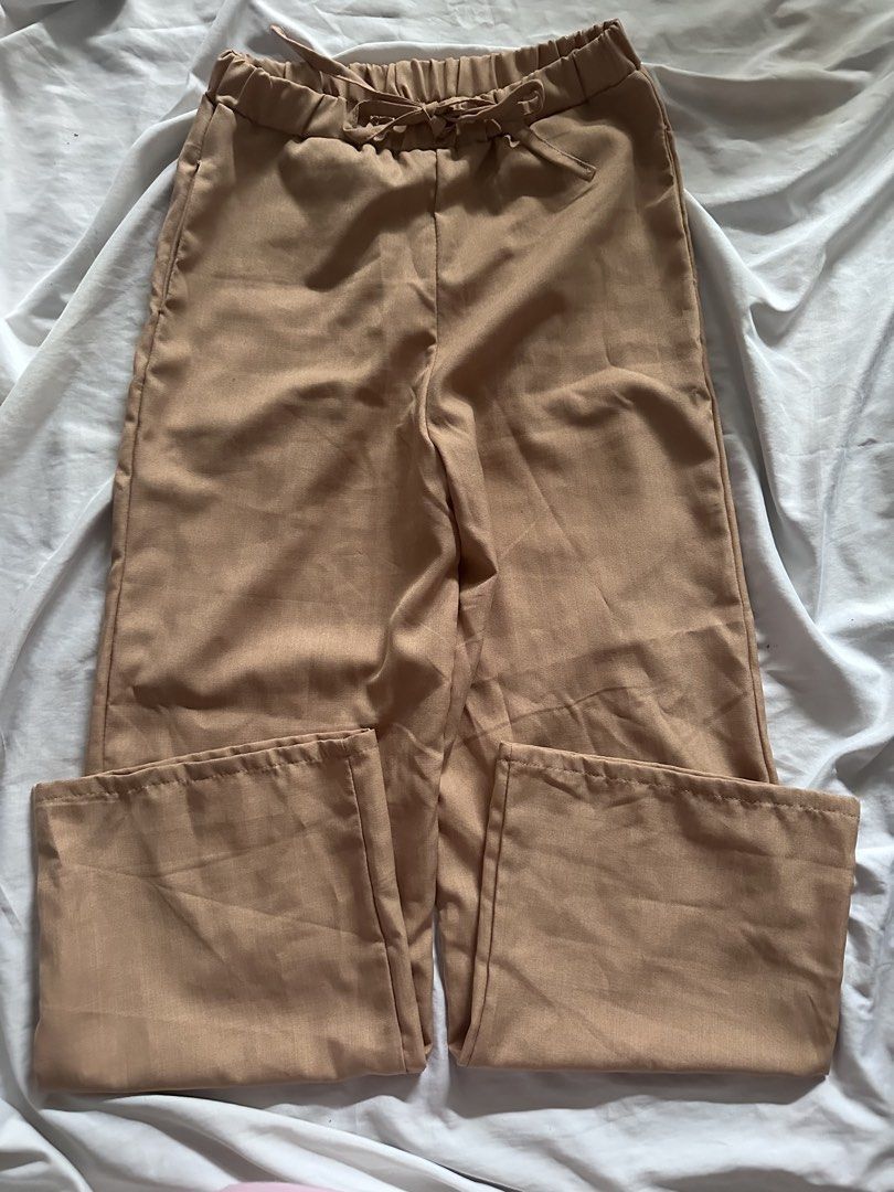 Set: Pants and crop top backless top (Category: Sets or Coordinates) located in Manila. Submitted by katherinexx (Listing ID 1448318266, Image 2). Description: .
