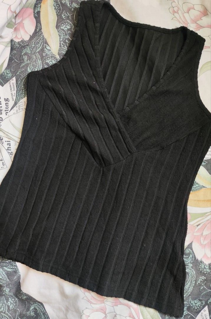 Shein V-neck sleeveless tank top (Category: Sleeveless) located in Makati City. Submitted by declutterwithcath (Listing ID 1448347822, Image 1). Description: - Only used once - Medium on tag.