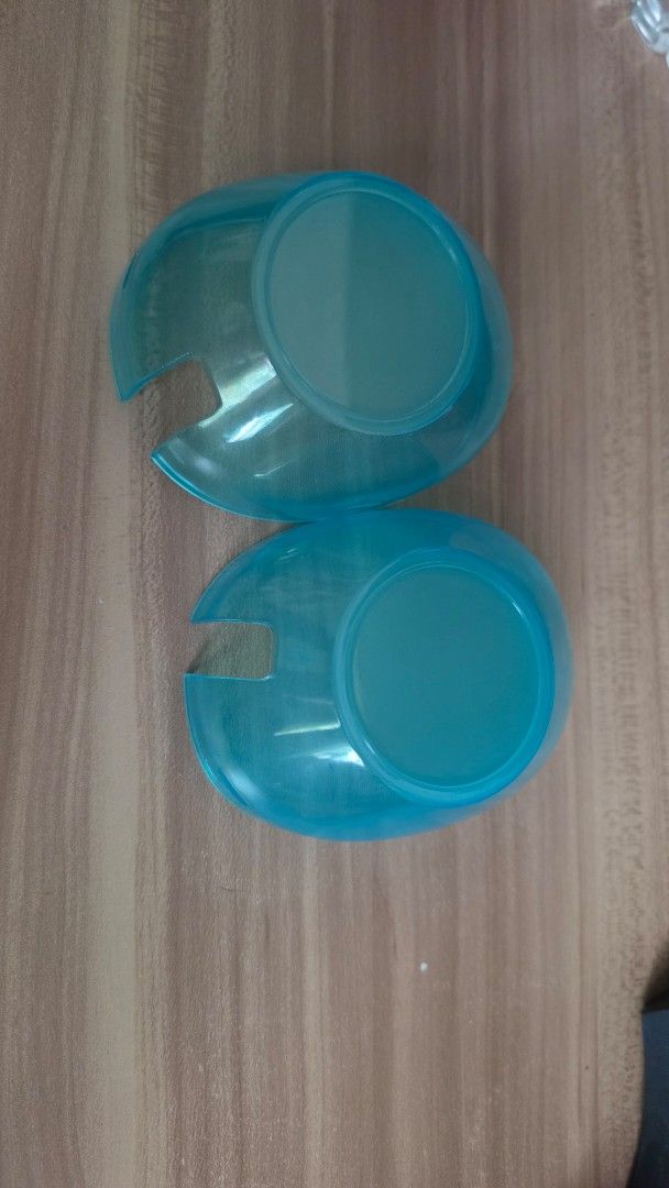 Sony XM6 Case / WH-1000XM6 (Category: Storage Boxes & Baskets) located in Manila. Submitted by centtg (Listing ID 1448317306, Image 2). Description: Touch controls are still responsive even when the case is worn. Used once, color is too blue for me..