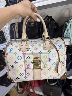 (Category: ) located in . Submitted by gjkfashioncollection2008 (Listing ID 1448368681, Image 1). Description: .