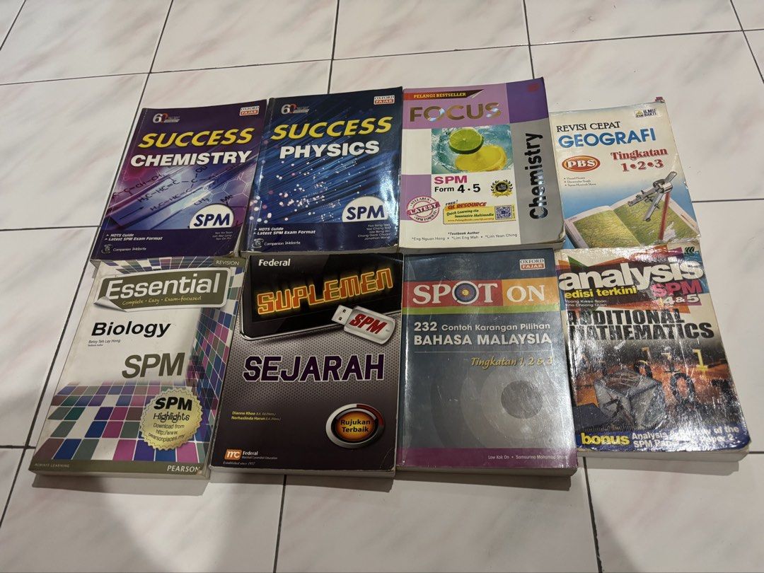 SPM Book (Category: Textbooks) located in Ipoh. Submitted by xiaodi88 (Listing ID 1448421663, Image 1). Description: Rm2 for 1 book …can pos CHEMISTRY PHYSICS Biology SEJARAH GEOGRAFI BAHASA MALAYSIA.