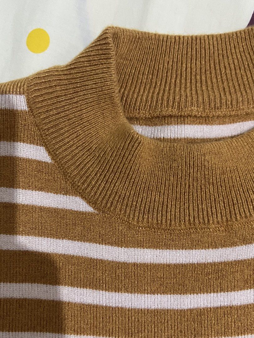 Striped Mock Neck Sleeveless Knit Top (Category: Sleeveless) located in Quezon City. Submitted by kenjixx (Listing ID 1448303348, Image 2). Description: bought for 800 fits xs to medium.