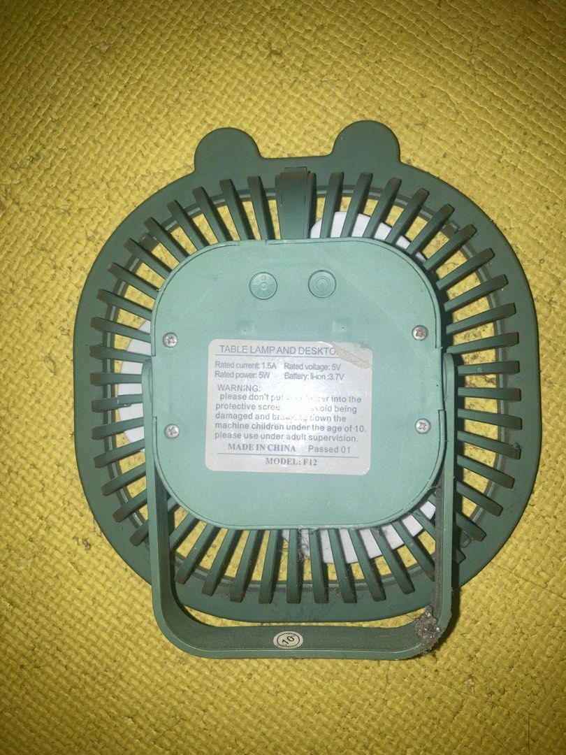 Table lamp and desktop fan (Category: Everything Else Others) located in Manila. Submitted by sopiyuh_bakuni (Listing ID 1448287469, Image 2). Description: It was slightly used. No issues at all. Good for kids or emergencies during no electricity. The battery is low and i dont have an android charger..