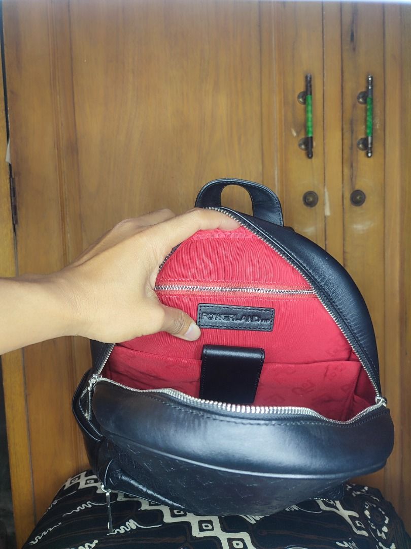 Tas Ransel kulit Power land (Kategori: Tas & Dompet Wanita) berada di Demak. Dikirim oleh anwarfull89649 (ID iklan 1448434438, Gambar 3). Deskripsi: Tas Ransel Kulit Asli Power land .