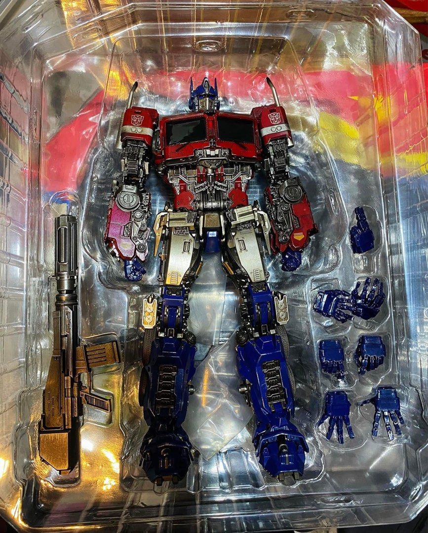 ThreeZero DLX Transformers Optimus Prime (Category: Figurines & Statues) located in Pasay City. Submitted by superman_991 (Listing ID 1448370905, Image 2). Description: ThreeZero DLX Transformers Optimus Prime Bib Complete No issue Price 10,500 Last Price!! No Rush Shipping/ Dibs Now Pay now Location Paranaque Payment Gcash/Bpi Shipping Lalamove/Lbc Buyers Risk / Fee ‼️Seller is not responsible for: lost, stolen, or damaged packages..